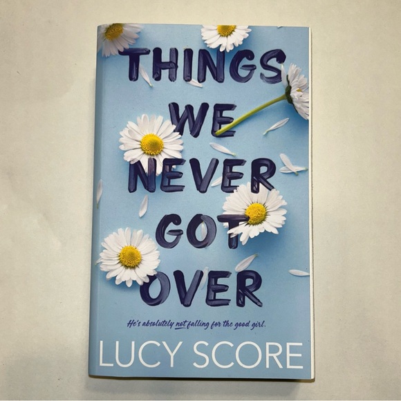 THINGS WE NEVER GOT OVER by Lucy Score 📚 Brand New Paperback Book - Picture 5 of 9